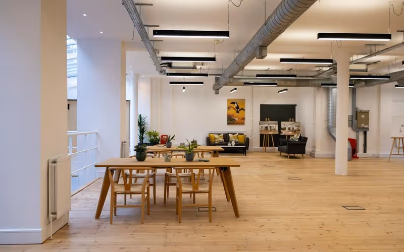 11-15 Emerald Street, Midtown, 32 DESKS 11-15 Emerald Street, Midtown image 1