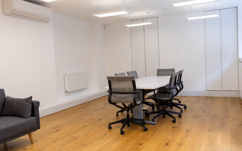 6-8 Emerald St, London, 10 DESKS 6-8 Emerald St, London image 1