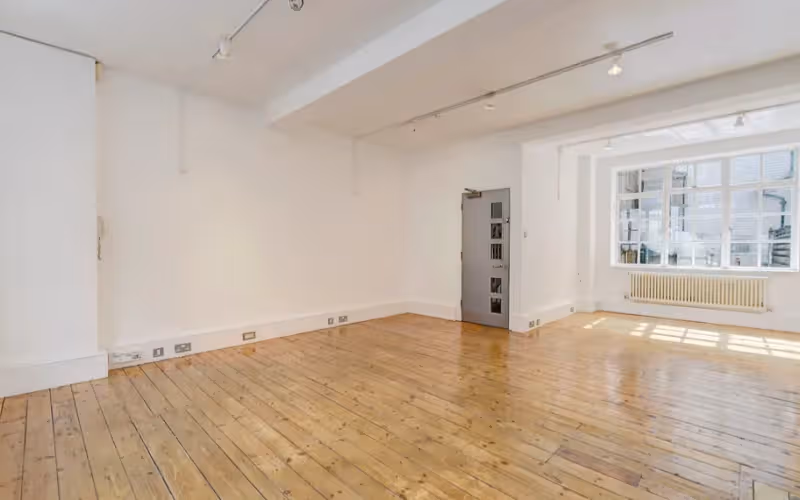 23 Ganton Street, Soho, 9 DESKS 23 Ganton Street, Soho image 1