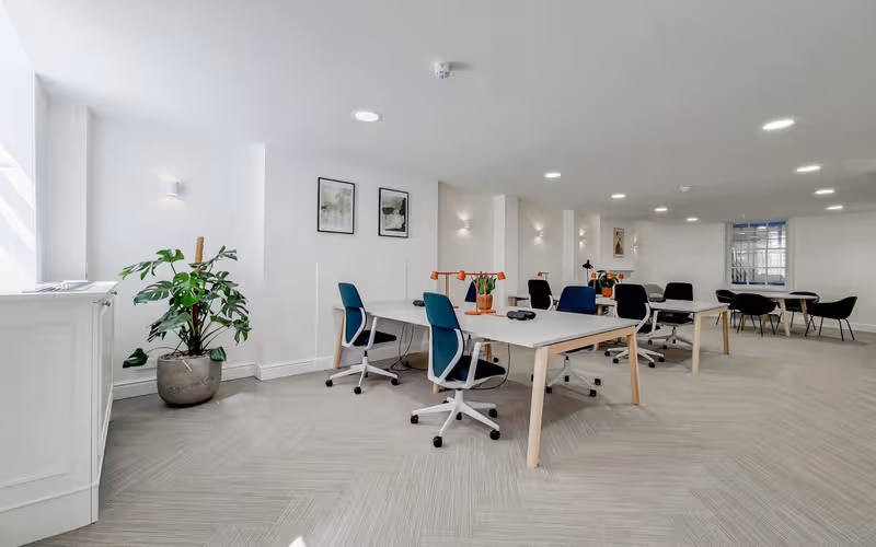 3 Fitzhardinge St, London, 14 DESKS 3 Fitzhardinge St, London image 1