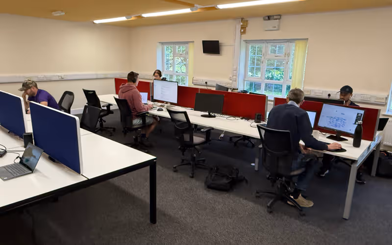 Randalls Rd, Leatherhead, 8 DESKS Randalls Rd, Leatherhead image 1
