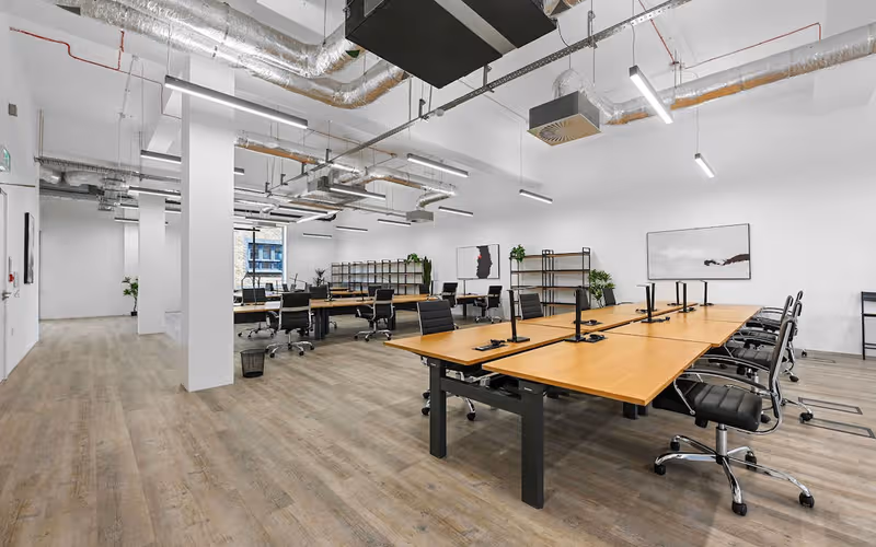 120 Camden High Street, Kings Cross image 1