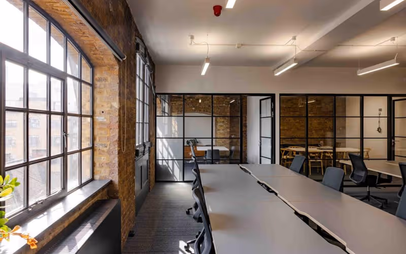14 Gower's Walk, London image 1