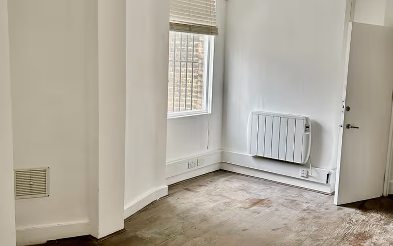 33 Eyre Street Hill, Clerkenwell, 30 DESKS 33 Eyre Street Hill, Clerkenwell image 1