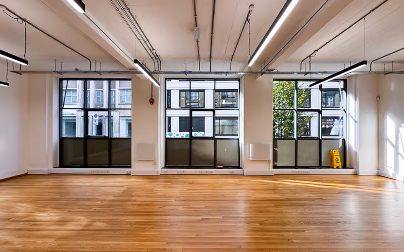 30 Gresse Street, Fitzrovia, 61 DESKS 30 Gresse Street, Fitzrovia image 1
