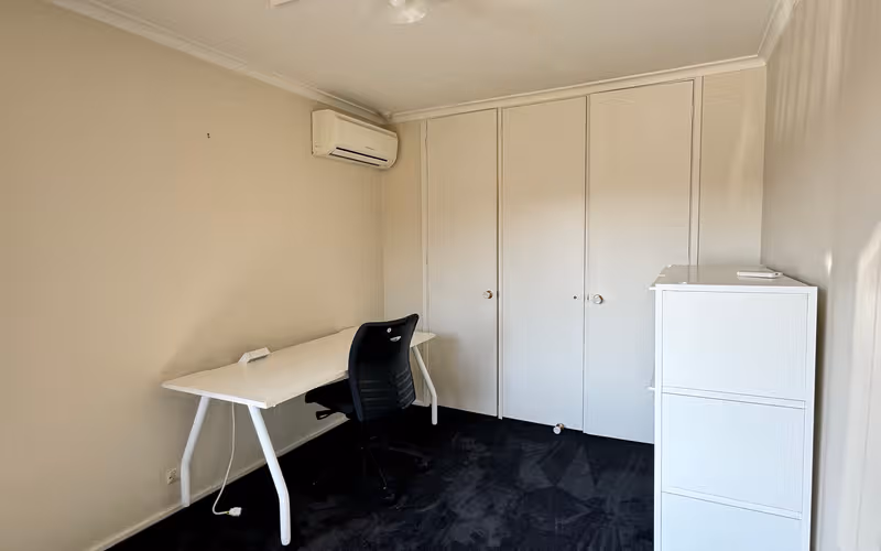 240 Mickleham Rd, Gladstone Park image 1