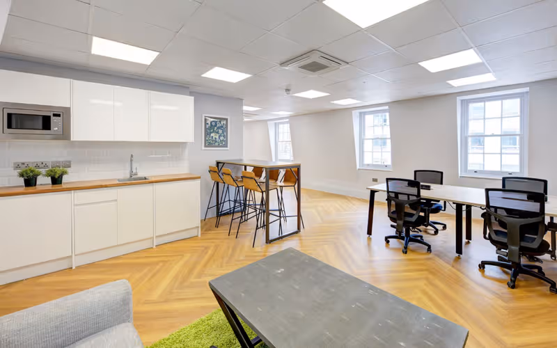 235 Vauxhall Bridge Road, London image 1