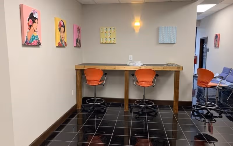 2245 Godby Rd, College Park, 1 DESK 2245 Godby Rd, College Park image 1