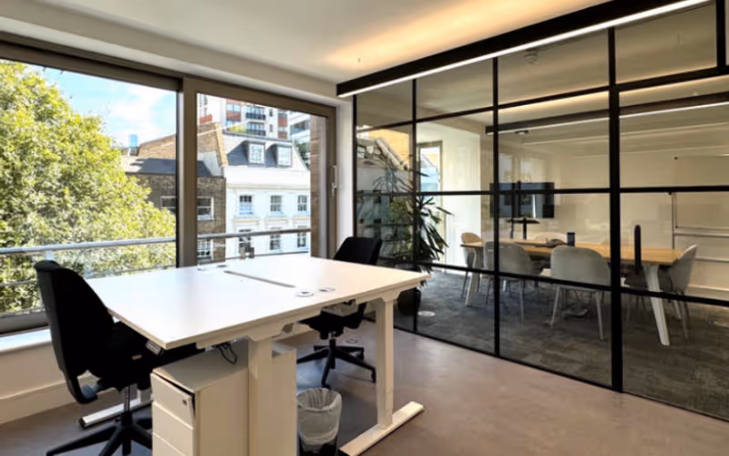 77 Charlotte Street, London image 1