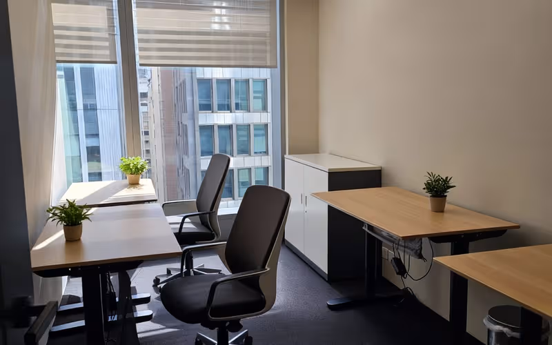 33 Des Voeux Road Central, Central, 6 DESKS 33 Des Voeux Road Central, Central image 1