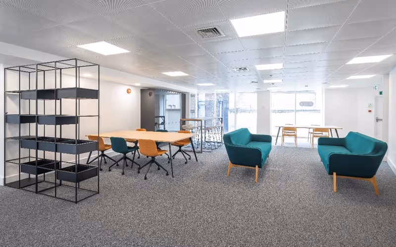 10 Lloyds Avenue, London image 1