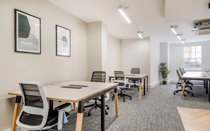 48 Gresham Street, City Of London, 13 DESKS 48 Gresham Street, City Of London image 1