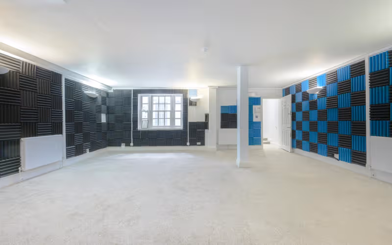 8 Percy Street, Fitzrovia image 1