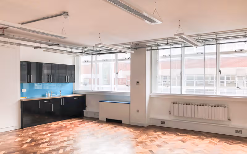 22-25 East Castle Street, Fitzrovia, 37 DESKS 22-25 East Castle Street, Fitzrovia image 1