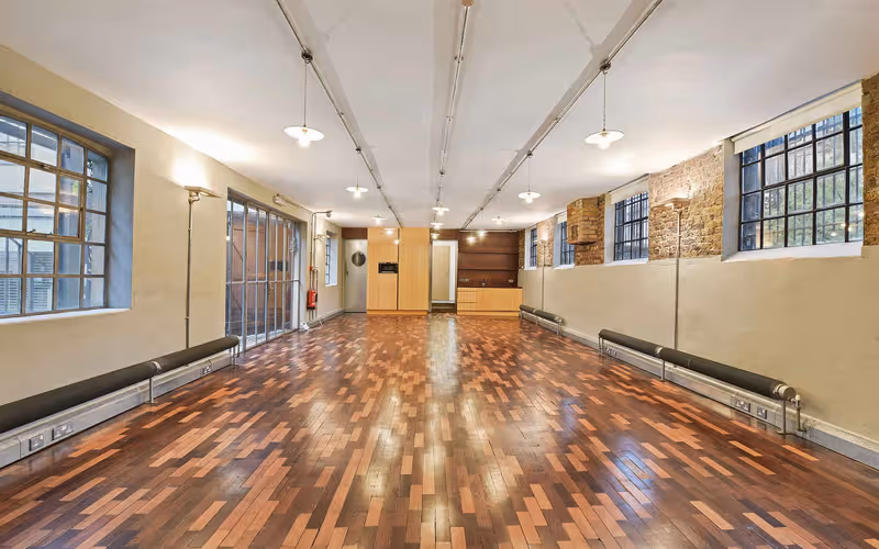 11-29 Fashion Street, Shoreditch, 22 DESKS 11-29 Fashion Street, Shoreditch image 1