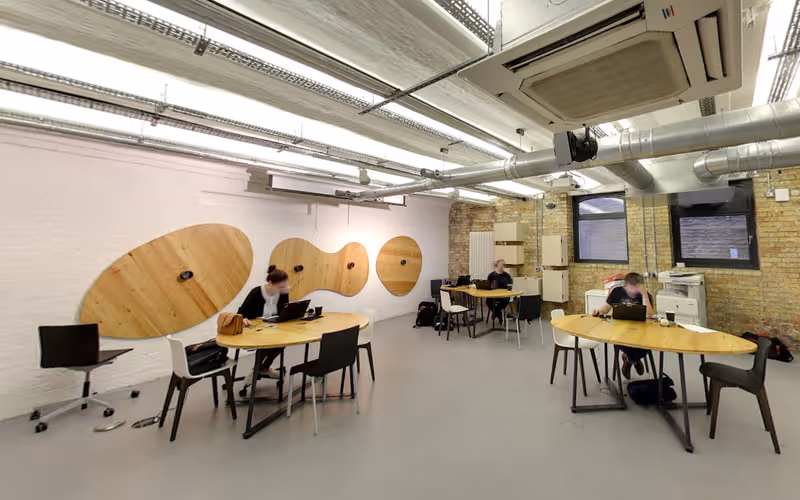 1-2 Hatfields, Waterloo, 81 DESKS 1-2 Hatfields, Waterloo image 1