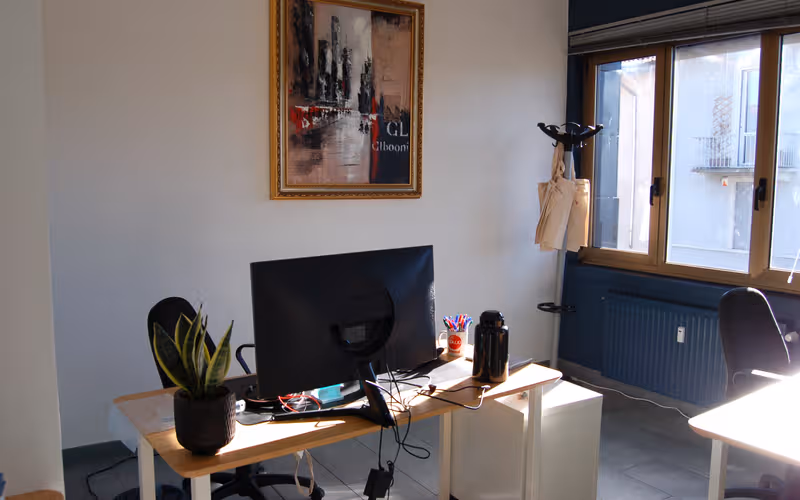 32 Via Agordat, Milano, 10 DESKS 32 Via Agordat, Milano image 1