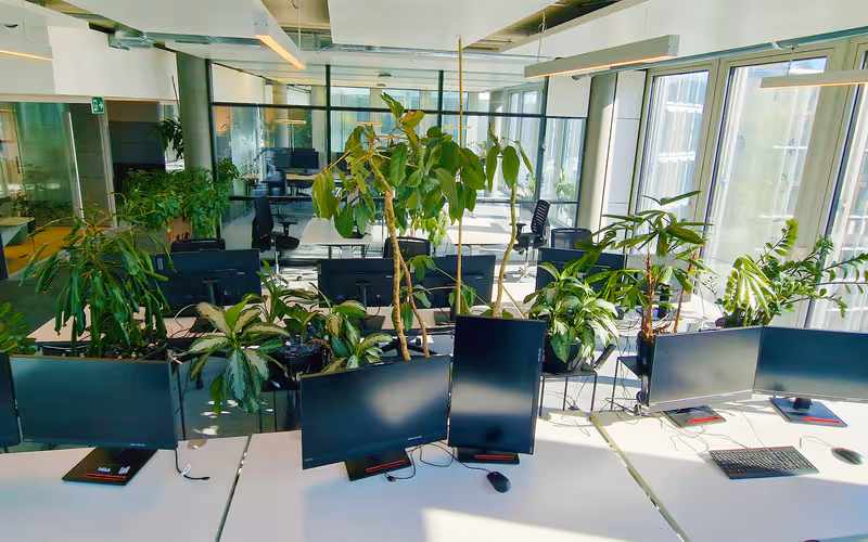 17 Maneggstrasse, Zürich, 20 DESKS 17 Maneggstrasse, Zürich image 1