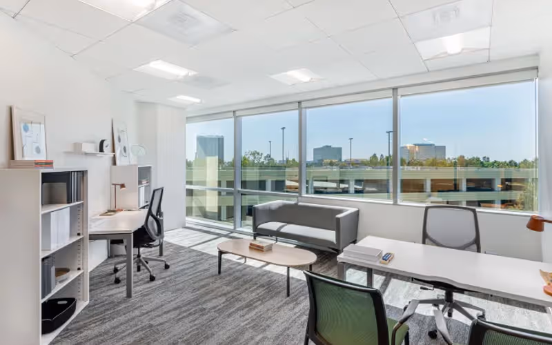 801 W Cherry St, Sunbury, 50 DESKS 801 W Cherry St, Sunbury image 1