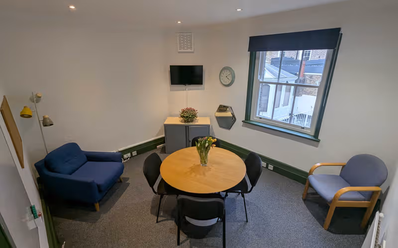1 Relton Mews, Greater London, 3 DESKS 1 Relton Mews, Greater London image 1