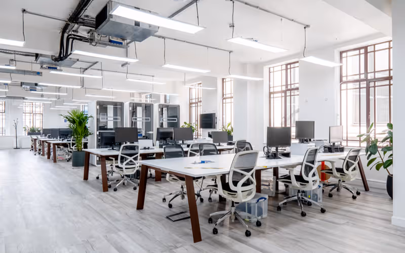 17 Bevis Marks, London, 50 DESKS 17 Bevis Marks, London image 1