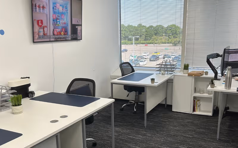 125 High Street, Crawley, 80 DESKS 125 High Street, Crawley image 1