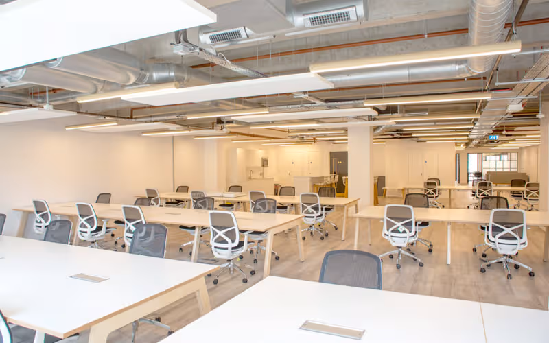 10-12 Alie Street, Greater London, 200 DESKS 10-12 Alie Street, Greater London image 1