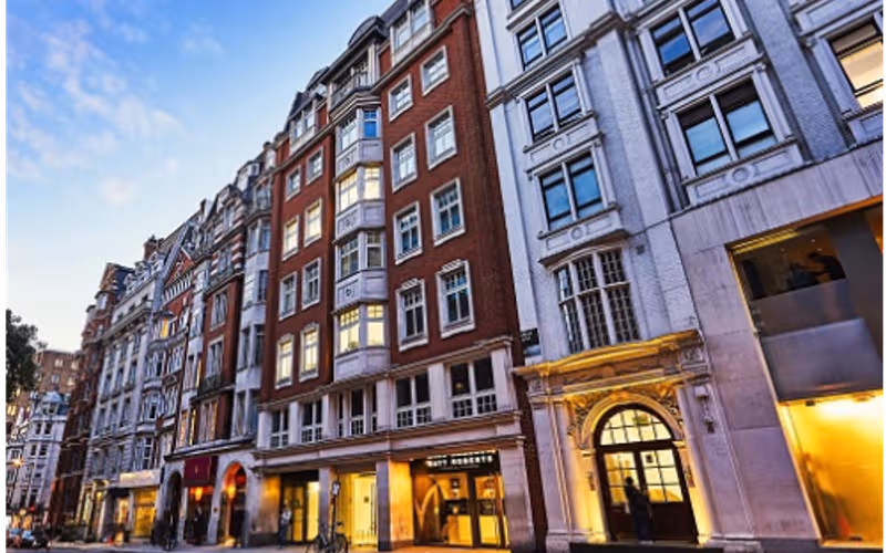 14 Berkeley, London, 10 DESKS 14 Berkeley, London image 1