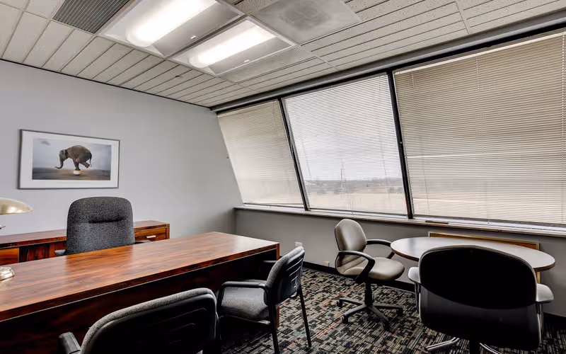 340 West Butterfield Road, Elmhurst, 10 DESKS 340 West Butterfield Road, Elmhurst image 1