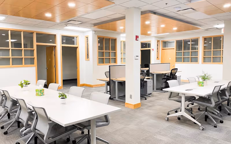 6611 University Ave, Windsor Heights, 3 DESKS 6611 University Ave, Windsor Heights image 1