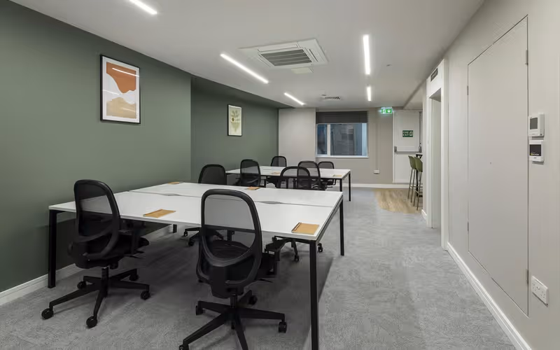 141 Fenchurch Street, London, 18 DESKS 141 Fenchurch Street, London image 1