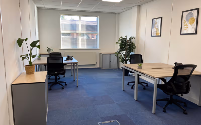 17 High Street, Henley-in-arden, 35 DESKS 17 High Street, Henley-in-arden image 1