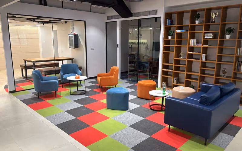 105 & 106 A Wing Powai, Mumbai, 5 DESKS 105 & 106 A Wing Powai, Mumbai image 1