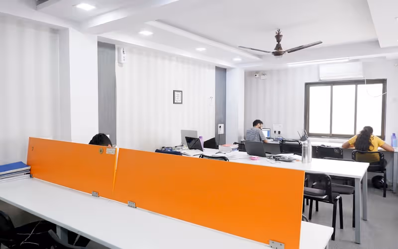 2/11 Pragati Society, Mumbai, 2 DESKS 2/11 Pragati Society, Mumbai image 1