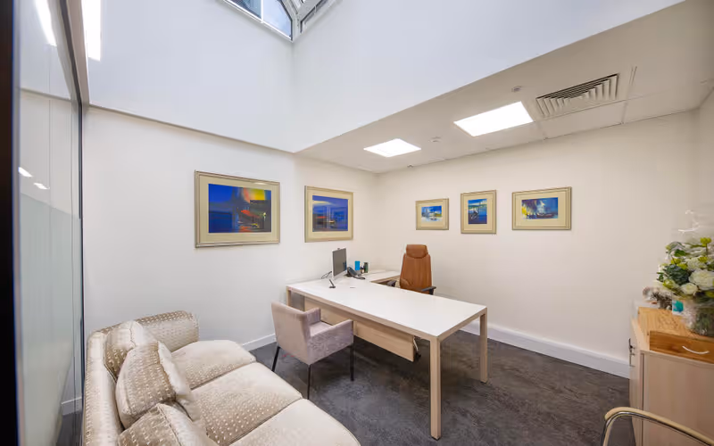 23 Buckingham Gate, London image 1