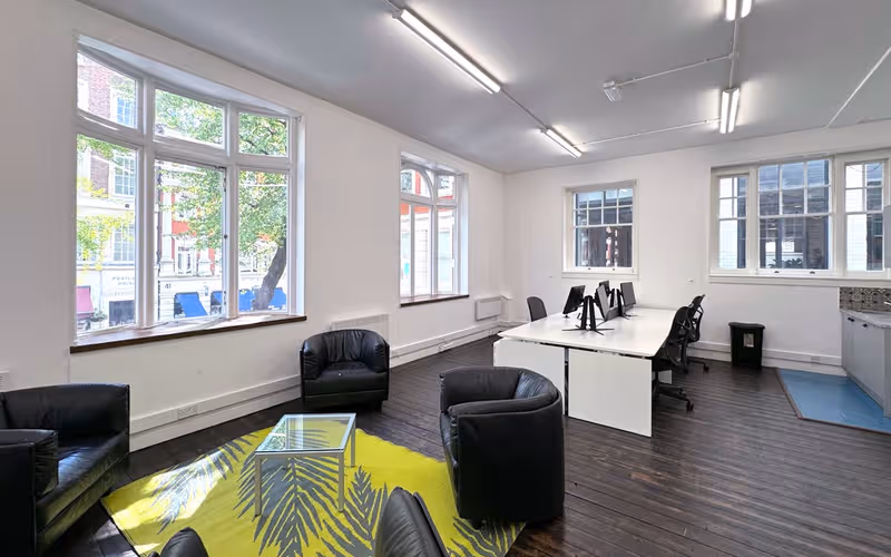 11 Market Place, Greater London image 1