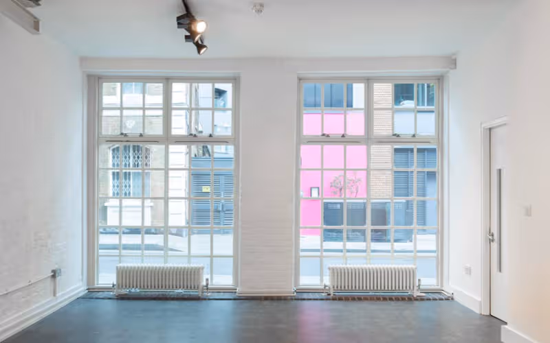 6 Willow Street, London, 36 DESKS 6 Willow Street, London image 1