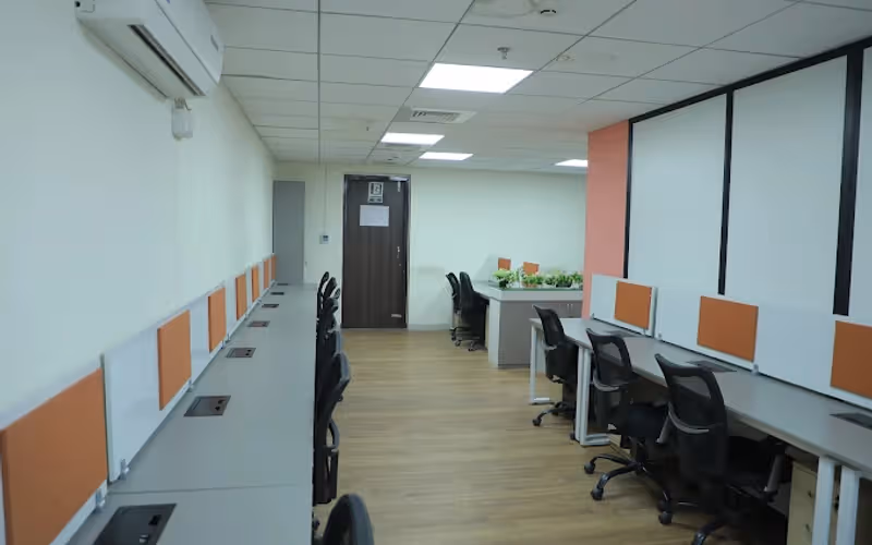 Bank More, Dhanbad, 20 DESKS Bank More, Dhanbad image 1