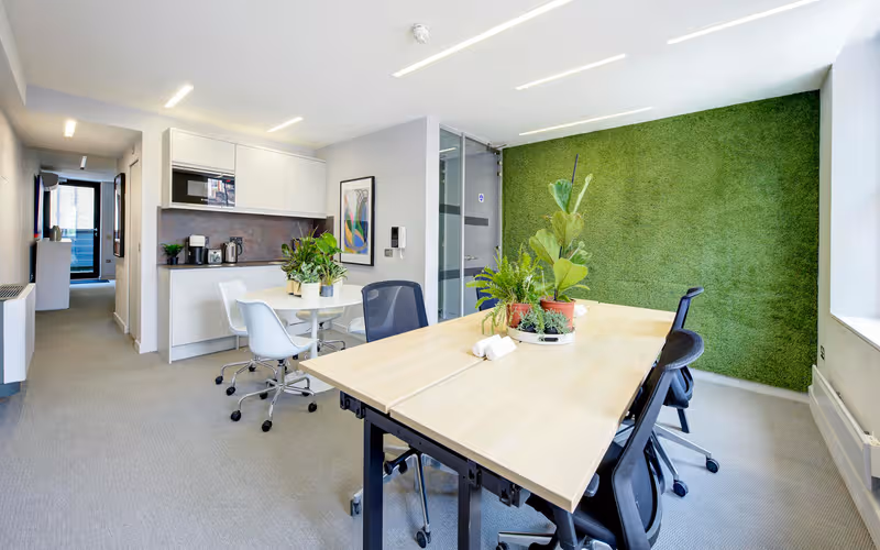 244 Vauxhall Bridge Rd, London image 1