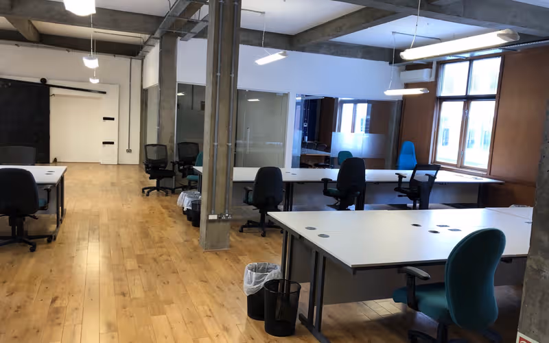 21 Queen Elizabeth Street, London, 60 DESKS 21 Queen Elizabeth Street, London image 1