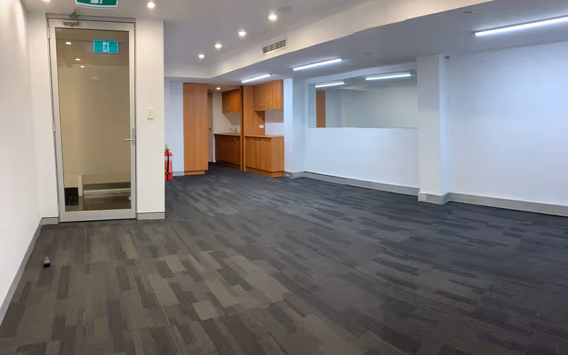 72 Pitt Street, Sydney, 6 DESKS 72 Pitt Street, Sydney image 1
