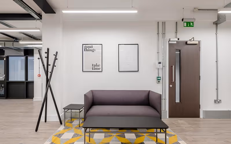 8 Rosebery Avenue, Greater London image 1