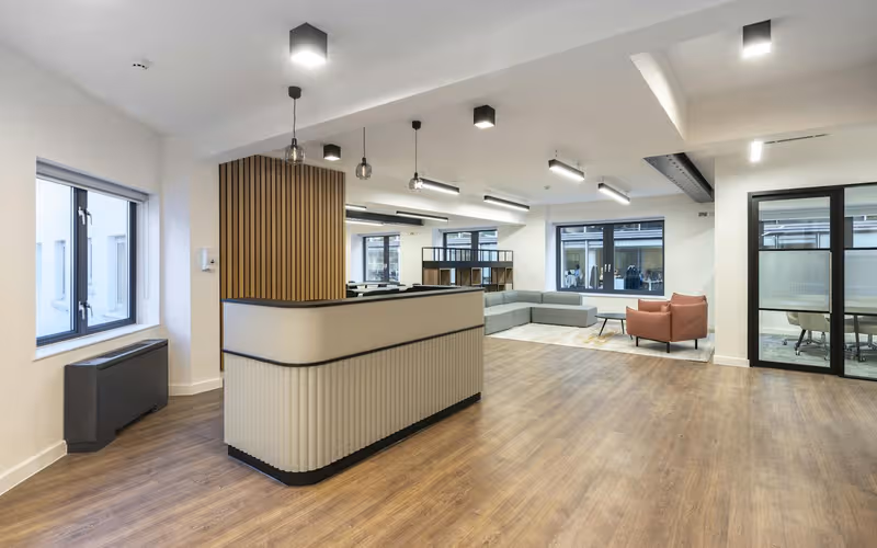 4-8 Maple St, London, 46 DESKS 4-8 Maple St, London image 1