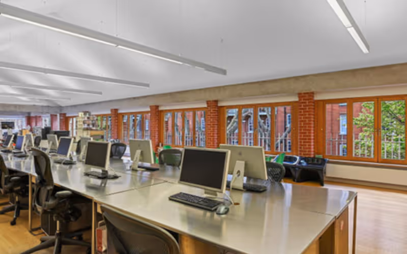 5 Playground Gardens, London, 40 DESKS 5 Playground Gardens, London image 1