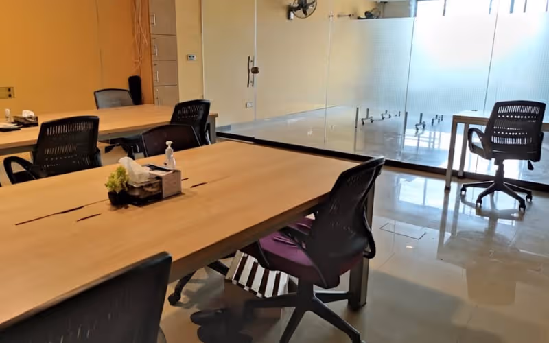 Bahria Town, Lahore, 1 DESK Bahria Town, Lahore image 1