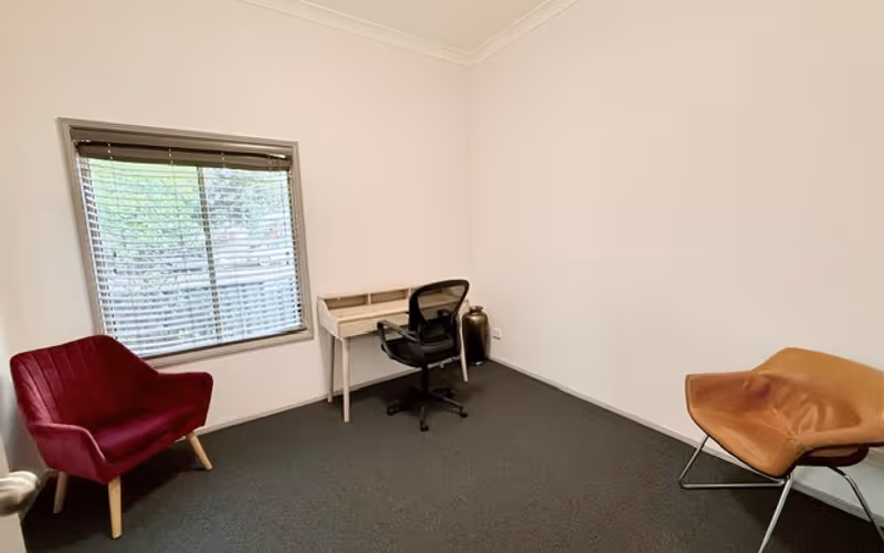 11 Belmore Road, Lorn image 1