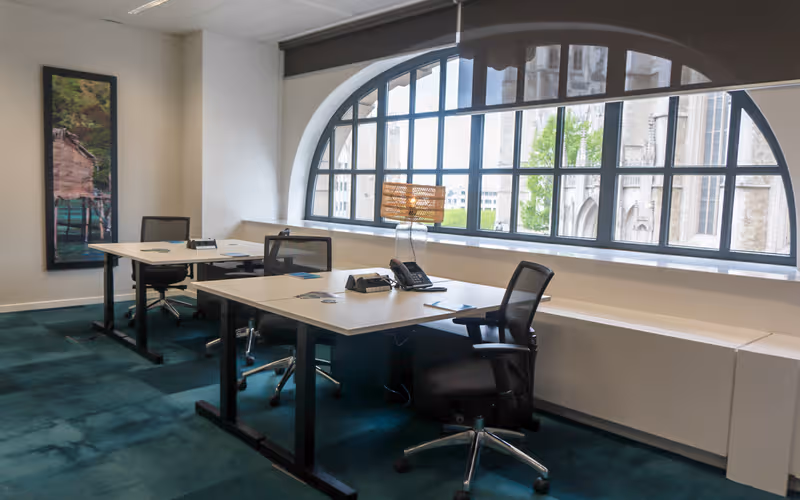 56 Rue Des Colonies, Bruxelles, 16 DESKS 56 Rue Des Colonies, Bruxelles image 1