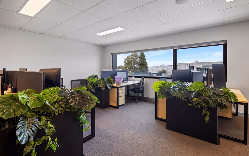 15 Earsdon Street, Yarraville, 4 DESKS 15 Earsdon Street, Yarraville image 1