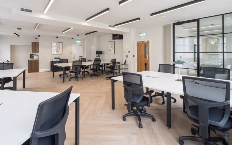 50 Gresham Street, London image 1