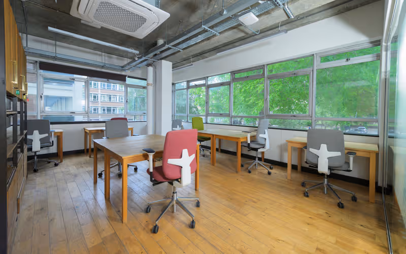 239 Old Street, Greater London, 6 DESKS 239 Old Street, Greater London image 1
